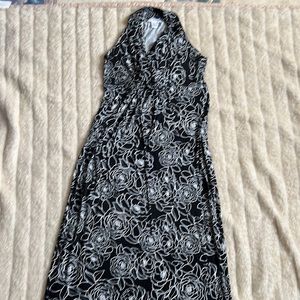 Maternity long black and white floral dress small